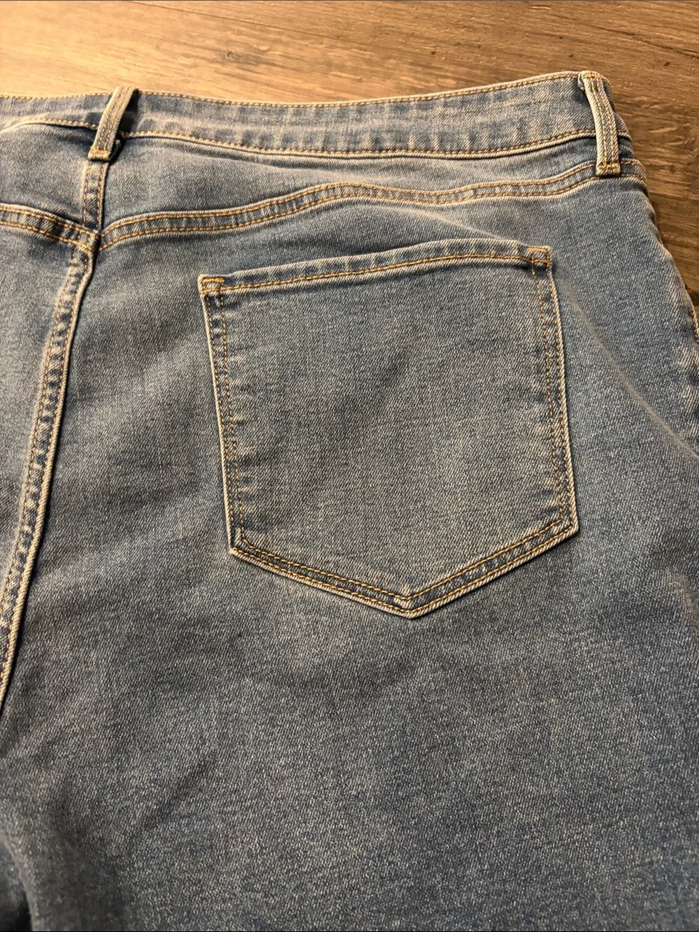 Old Navy high rise rolled Bermuda shorts